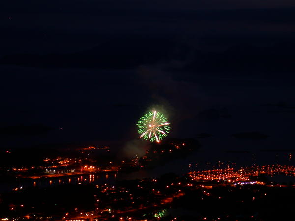 Fireworks - green and white ball