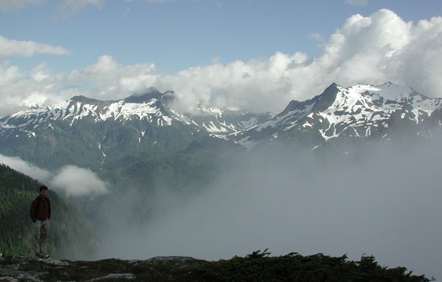 Jonathan Above Blue Lake (39980 bytes)