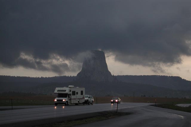 Devil's Tower (34926 bytes)