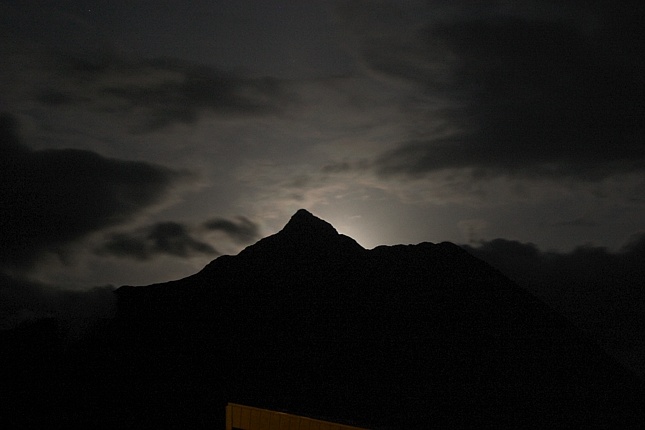 Moonrise Over Verstovia I (65322 bytes)