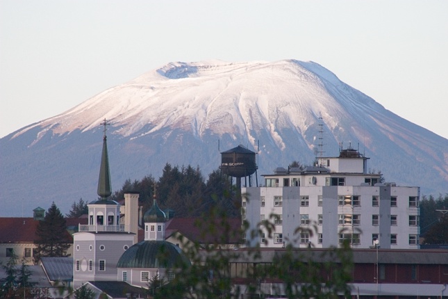 Mt. Edgecumbe Very Narrow View (89247 bytes)