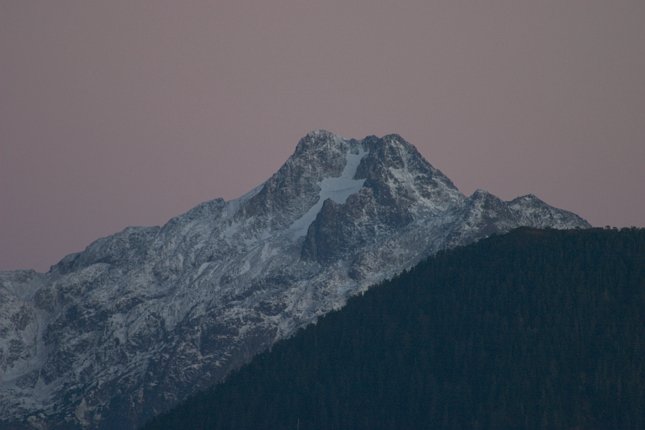 Cross Mountain at Dusk (33472 bytes)