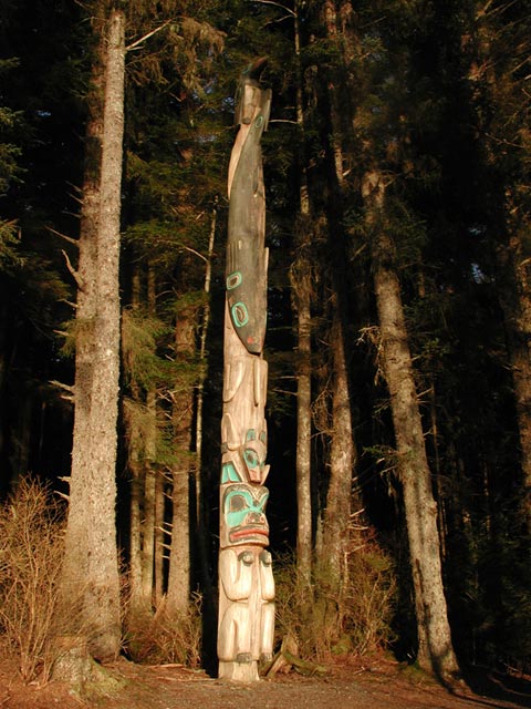 Totem Pole (77071 bytes)