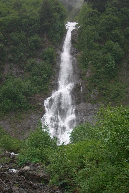 Waterfall (77913 bytes)