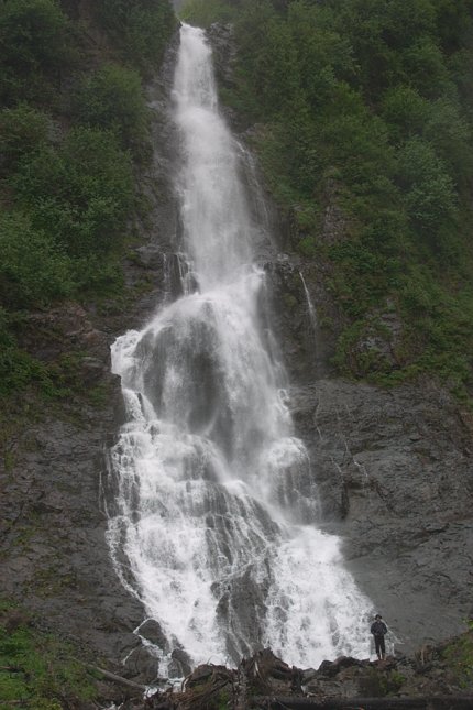 Waterfall (63877 bytes)
