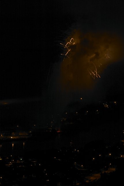 Fireworks in Smoke (18835 bytes)