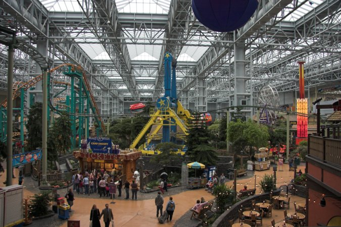 Mall of America (109458 bytes)