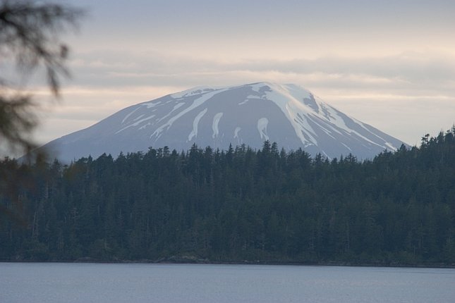 Mt. Edgecumbe (37042 bytes)