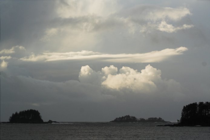 Clouds and Islands (30771 bytes)