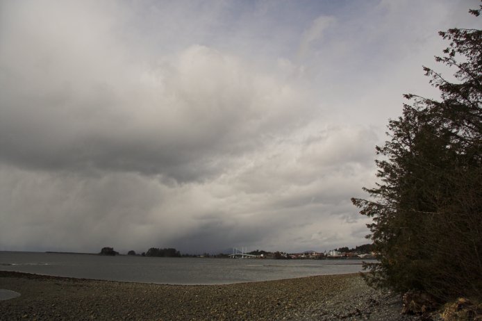 Rain Clouds Moving In (48247 bytes)