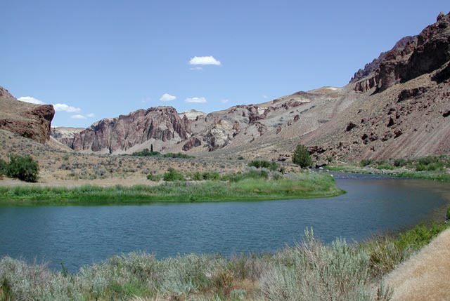 Owyhee River (75045 bytes)